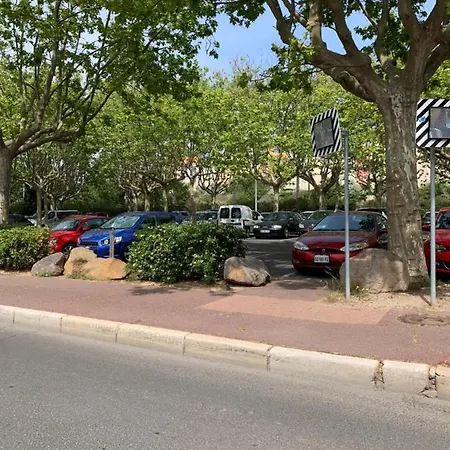 Cap D Rez-de-jardin Marine Centre Port Apartment *