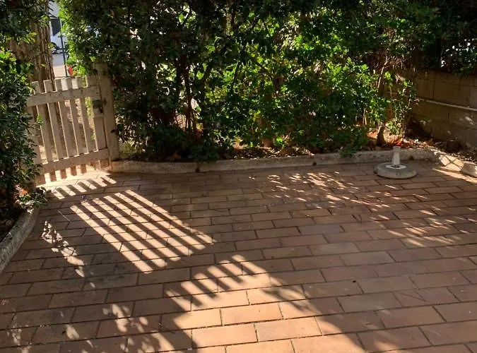 Cap D Rez-de-jardin Marine Centre Port Apartment